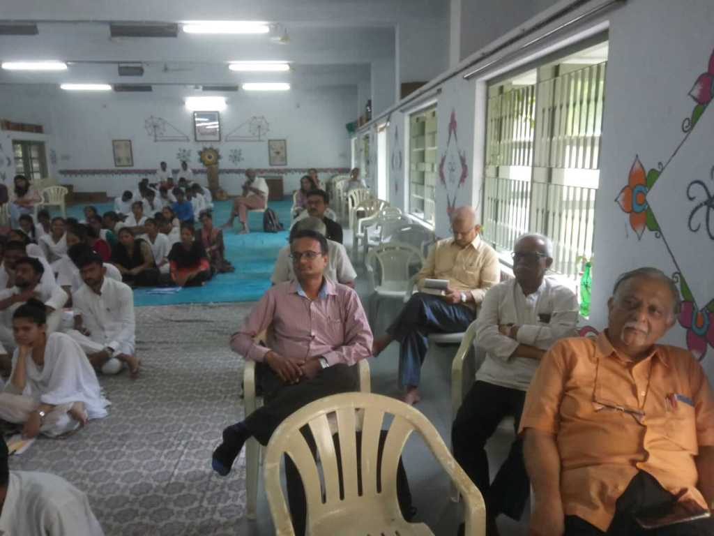 gathering at sahityatva-book-gujarati-translation-0f-acceptance-speeches-of-noble-laureates-1991-to-2016-vipool-kalyani-chirag-thakkar-jay